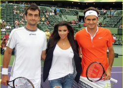 Federer chỉ bằng "móng tay" cô Kim siêu vòng 3 trên Google