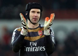 Găng tay mới của Cech bị gửi nhầm tới Chelsea