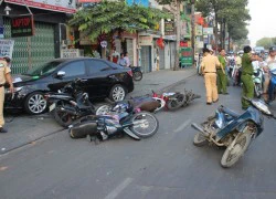 Hai ô tô mất lái gây tai nạn