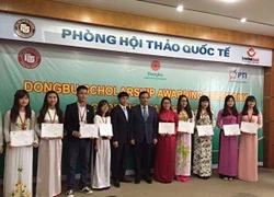 Hai trường Đại học nhận học bổng từ các tập đoàn kinh tế