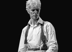 HLV Wenger và thông điệp sống từ... danh ca David Bowie