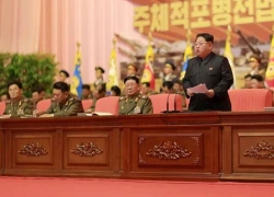 Kim Jong Un bất ngờ tung đòn "sấm sét"?