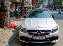 Mercedes C63 AMG giá 4,6 tỷ đầu tiên trên đường Sài Gòn