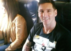 Messi dắt theo bạn gái đi nhận QBV FIFA