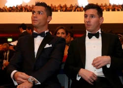 Messi mỉm cười nhìn bạn gái bắt tay C. Ronaldo