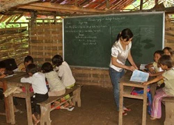 Nhiều giáo viên nói tiếng Việt còn chưa sõi thì chứng chỉ tiếng Anh để làm gì?