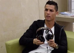 Ronaldo đã lên đường đi Zurich