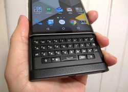 Sản xuất toàn máy Android, BlackBerry được gì và mất gì?