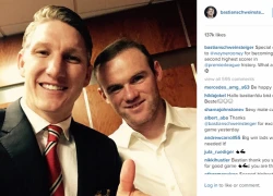 Schweinsteiger tự sướng với Rooney mừng kỉ lục