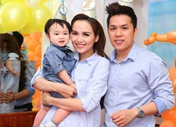 Vợ chồng Diễm Hương làm tiệc thôi nôi cho con trai