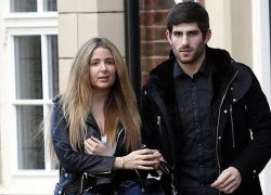 "Yêu râu xanh" Ched Evans lên chức bố