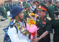 18.000 thanh niên địa bàn Quân khu 7 hăng hái tòng quân