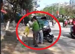 Bé trai bị bà vứt vào sọt rác: Do bán quất...lỗ nặng