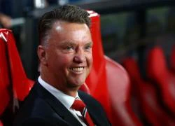 Bị M.U sa thải, Van Gaal sẽ được đi du lịch miễn phí?