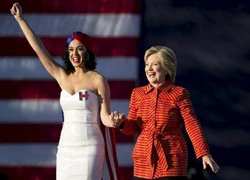 Katy Perry giúp bà Hillary Clinton vận động tranh cử