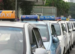 "Giá cước taxi tại Hà Nội cao bất hợp lý!"