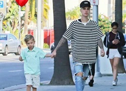 Justin Bieber dắt em trai đi chơi