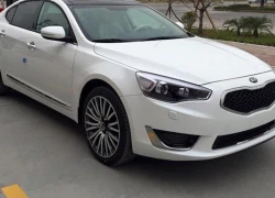 Kia K7 cạnh tranh với Mercedes C-class tại Việt Nam