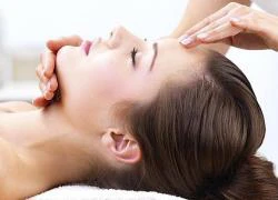 Massage làm đẹp da mặt trong thời tiết hanh khô