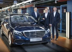 Mercedes E-Class 2016 đầu tiên xuất xưởng