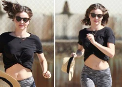 Miranda Kerr khoe eo thon khi chạy thể dục