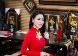 Nữ thạc sỹ xinh đẹp rạng rỡ khoe sắc xuân