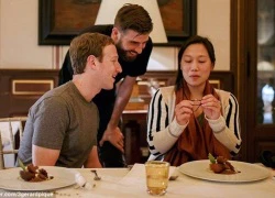 Pique được Mark Zuckeberg mời ăn tối