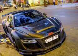 Siêu xe Audi R8 độ đồ chơi hàng hiệu trên phố Sài Gòn