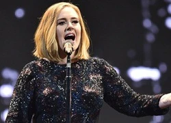 Adele bắt đầu đi tour, giúp fan cầu hôn ngay trong show đầu tiên