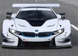 BMW i8 biến hóa thành xe đua