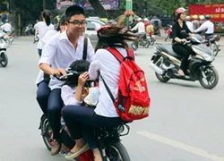 Buộc học sinh vi phạm giao thông nghỉ học là trái luật