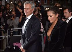 Cậu cả nhà Beckham "qua đêm" với con gái Mourinho?