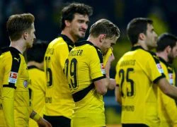 CĐV Dortmund qua đời ngay trên sân