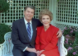 Cựu đệ nhất phu nhân Nancy Reagan qua đời