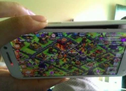 Đang cày Clash of Clans Game thủ phát hoảng vì Smartphone bị rơi màn hình