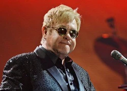 Elton John bị kiện tội quấy rối tình dục