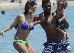 &#8220;Gái hư&#8221; của Kevin Boateng coi nơi làm việc là nhà