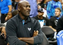 Huyền thoại Michael Jordan vào top tỷ phú thế giới