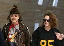 Kristen Stewart đưa bạn gái người Pháp về thăm nhà