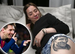 Messi lại có fan cuồng xăm nguyên mặt... lên đùi