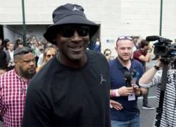 Michael Jordan năm thứ hai vào danh sách tỷ phú Forbes