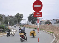 Ngang nhiên đi ngược chiều trên tuyến đường nghìn tỉ