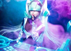 Ngỡ ngàng cosplay DJ Sona giống như khuôn đúc