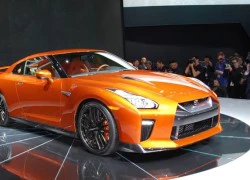 Nissan GT-R 2017 thay đổi nội thất, nâng cấp động cơ