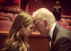 Phía sau bức ảnh cảm động về Phó tổng thống Mỹ Biden