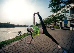 Phương Trinh Jolie tập yoga khắp Sài Gòn