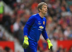 Van Der Sar bất ngờ trở lại thi đấu ở tuổi 45