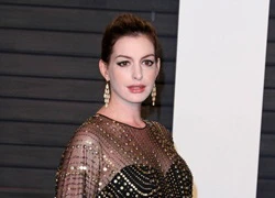 Anne Hathaway sinh con trai đầu lòng