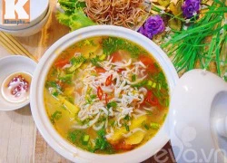 [Chế biến] - Canh riêu cá ngần nấu dứa thanh mát