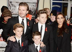 Vợ chồng Beckham đau đầu vì sự "mê gái" ở lứa tuổi dậy thì của ba cậu quý tử